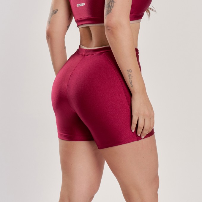 Short Bicolor Vermelho Cereja com Chocolate